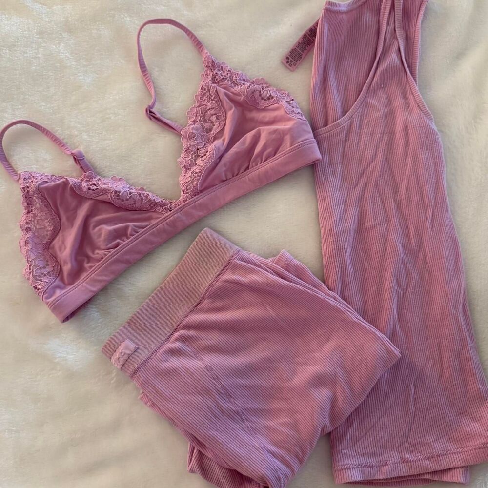 Skims Petal pink 4 PC BUNDLE - Picture 4 of 8